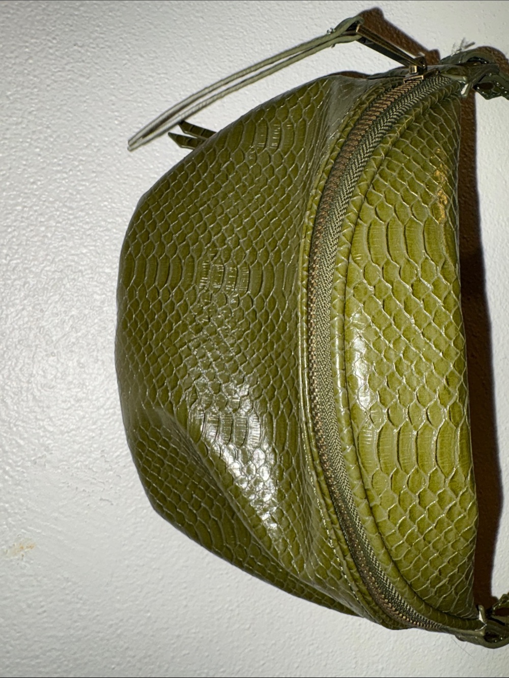 The Drop Olive Green Preston belt bag or Crossbody bag - Picture 4 of 12